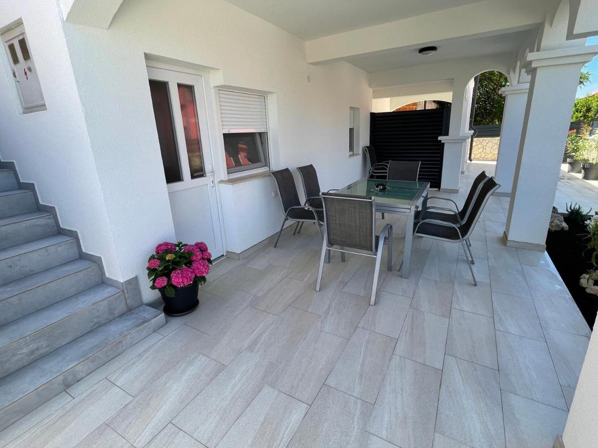 Apartmenthouse Ines Вир Екстериор снимка