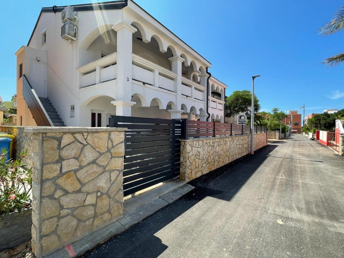 Apartmenthouse Ines Вир Екстериор снимка