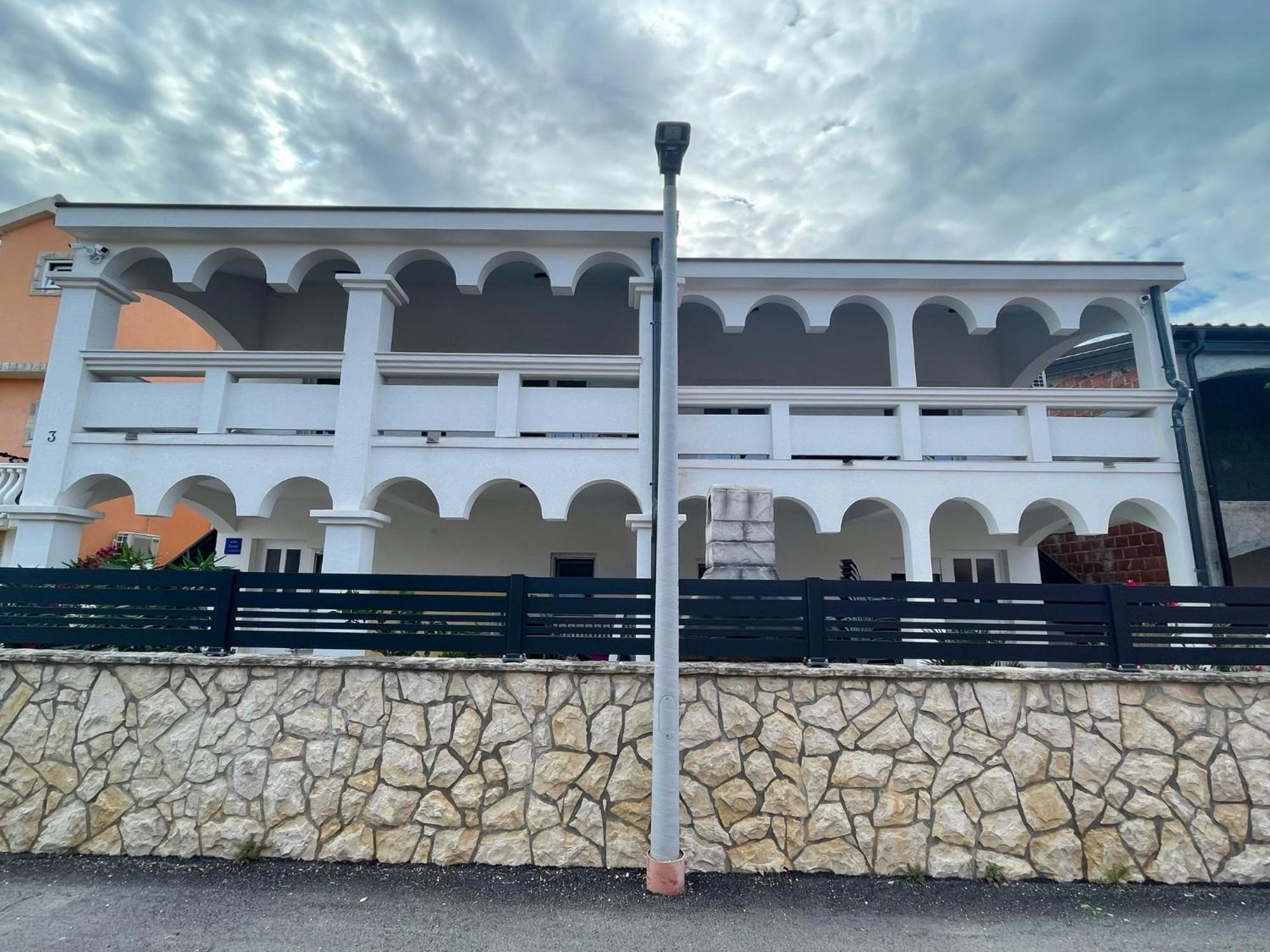 Apartmenthouse Ines Вир Екстериор снимка