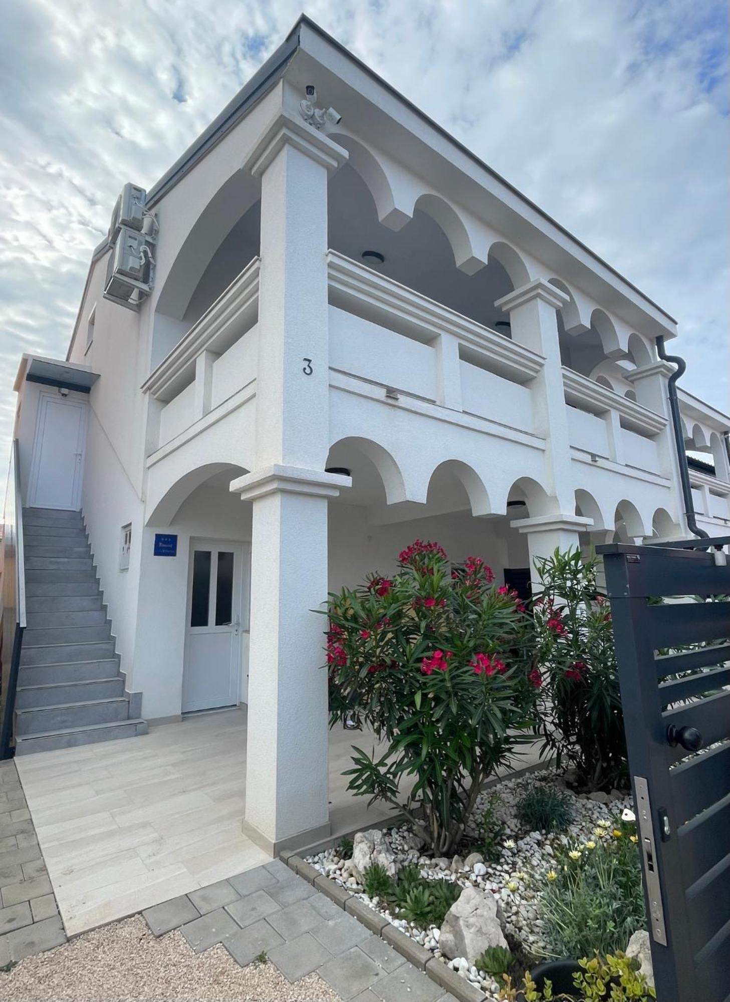 Apartmenthouse Ines Вир Екстериор снимка